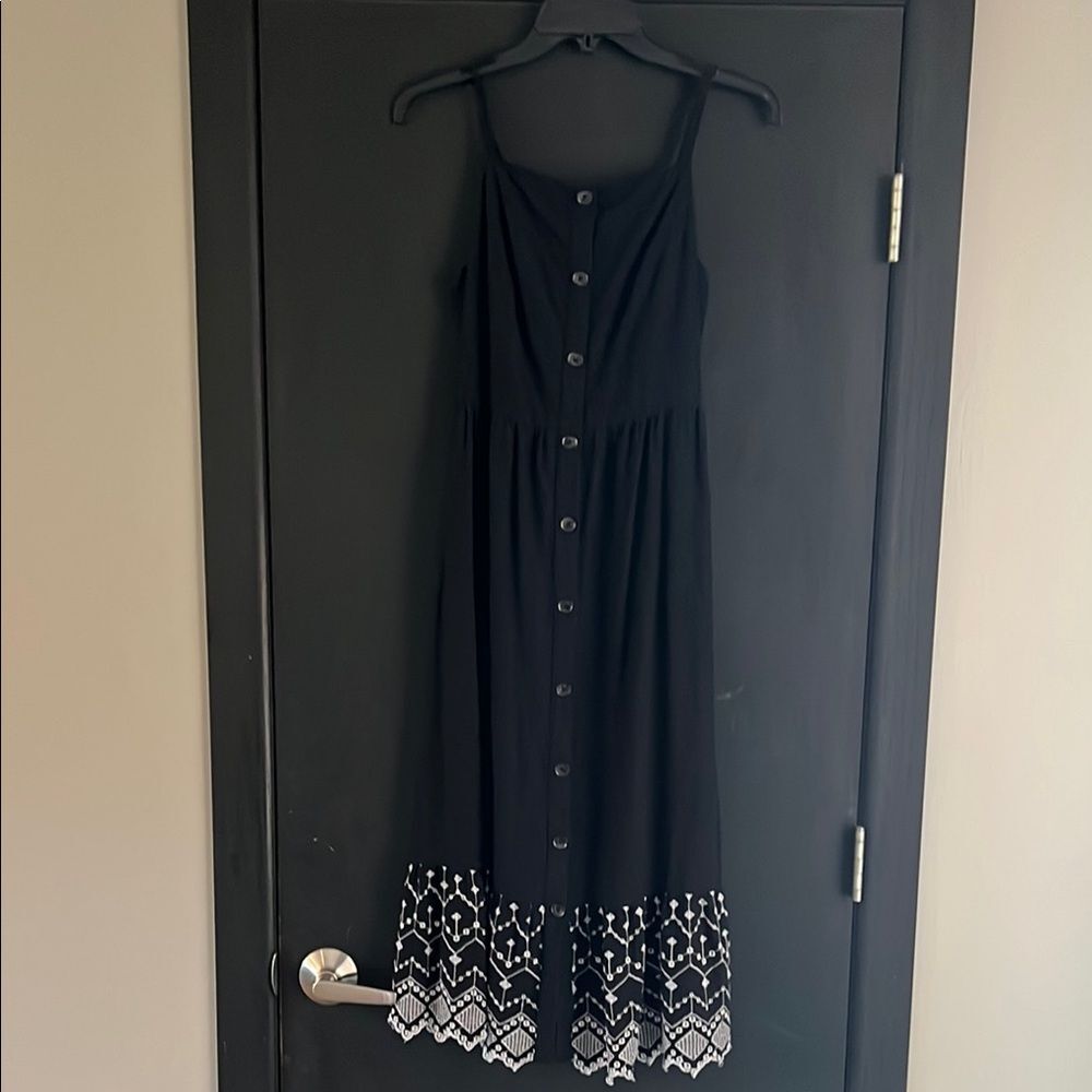 Old Navy Black and White Sleeveless Sundress